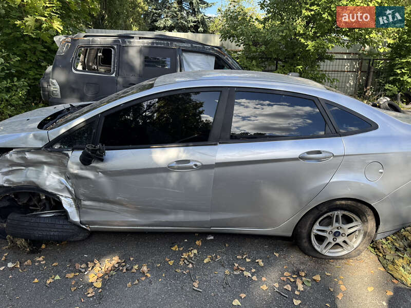 Седан Ford Fiesta 2017 в Киеве