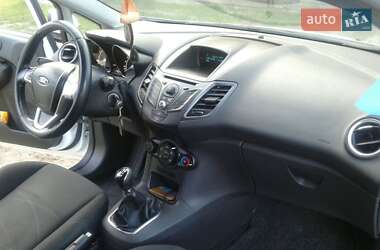 Хэтчбек Ford Fiesta 2013 в 