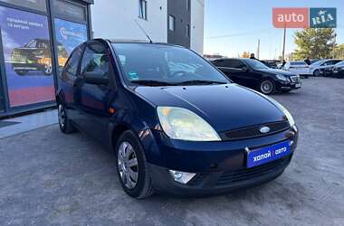 Хэтчбек Ford Fiesta 2004 в 