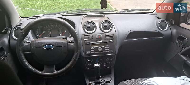 Хэтчбек Ford Fiesta 2008 в Каменец-Подольском