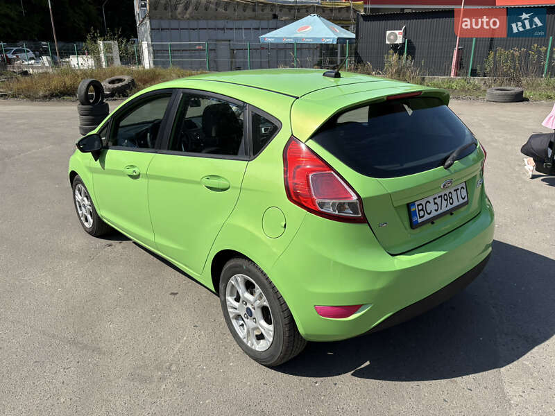 Хэтчбек Ford Fiesta 2014 в Львове