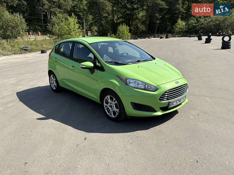 Хэтчбек Ford Fiesta 2014 в Львове