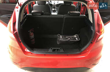 Хэтчбек Ford Fiesta 2012 в 