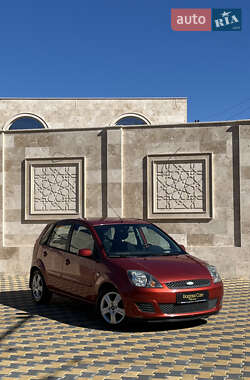 Хэтчбек Ford Fiesta 2007 в 