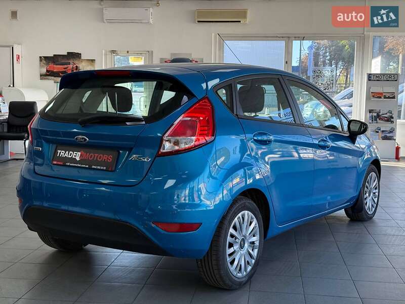 Хетчбек Ford Fiesta 2015 в Києві