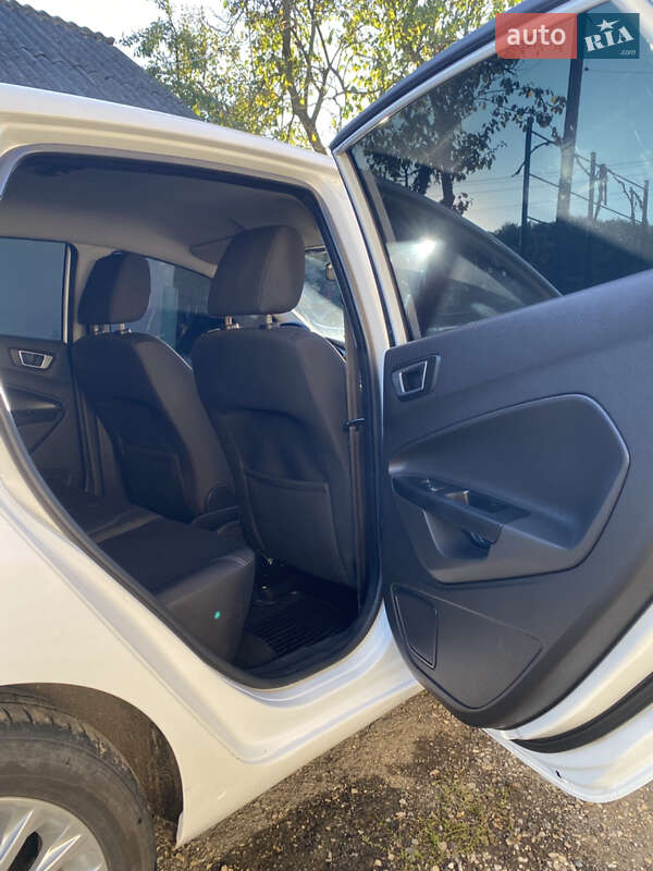 Хэтчбек Ford Fiesta 2014 в Надворной фото 28 Хэтчбек Ford Fiesta 2014 в Надворной