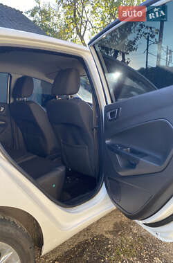 Хэтчбек Ford Fiesta 2014 в 