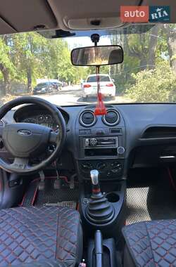 Хэтчбек Ford Fiesta 2007 в 