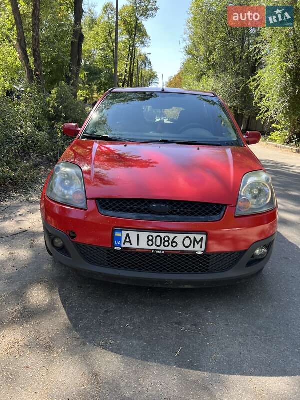 Хэтчбек Ford Fiesta 2007 в Добровеличковке