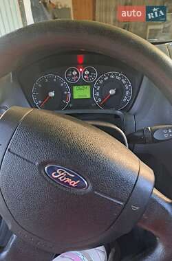 Хэтчбек Ford Fiesta 2007 в 