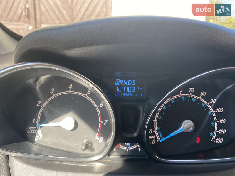 Хэтчбек Ford Fiesta 2015 в Львове