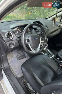 Хетчбек Ford Fiesta 2014 в 