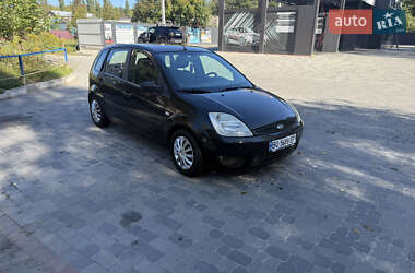 Хэтчбек Ford Fiesta 2005 в 