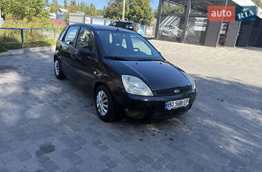 Хэтчбек Ford Fiesta 2005 в 