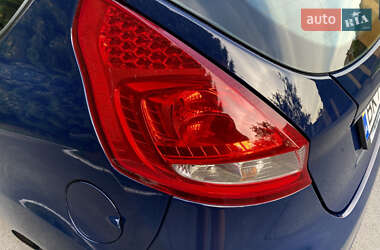 Хэтчбек Ford Fiesta 2012 в 