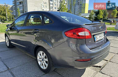 Седан Ford Fiesta 2012 в 