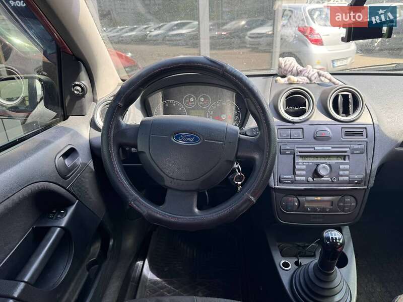 Хэтчбек Ford Fiesta 2007 в Киеве