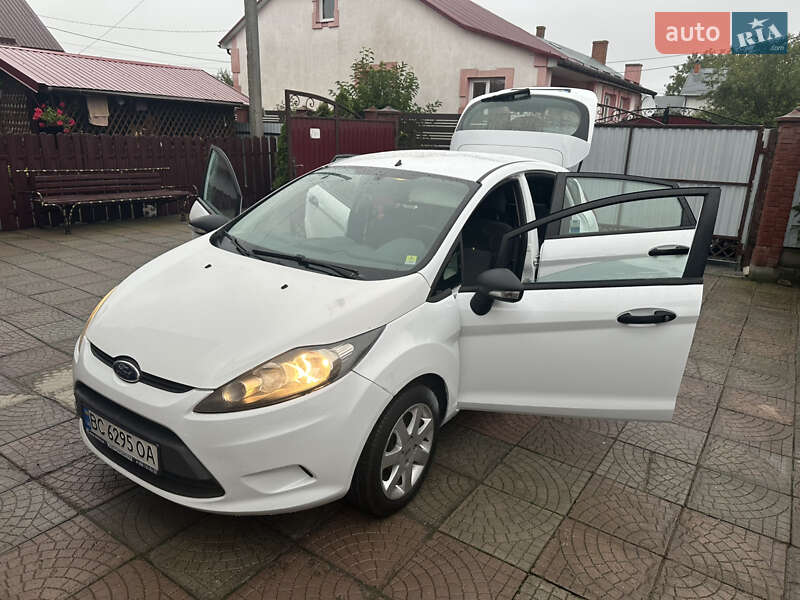 Хэтчбек Ford Fiesta 2009 в Львове