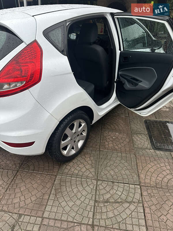 Хэтчбек Ford Fiesta 2009 в Львове