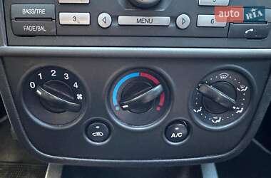 Хэтчбек Ford Fiesta 2008 в 