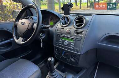 Хэтчбек Ford Fiesta 2008 в 
