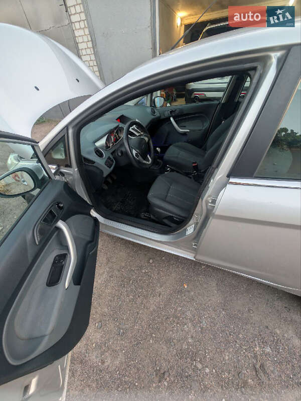 Хэтчбек Ford Fiesta 2010 в Черкассах фото 12 Хэтчбек Ford Fiesta 2010 в Черкассах