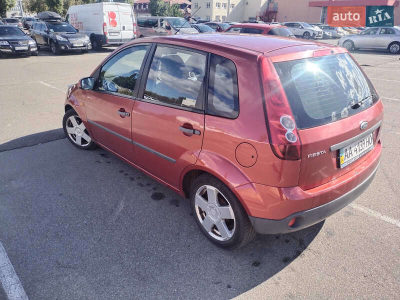 Хэтчбек Ford Fiesta 2007 в Киеве