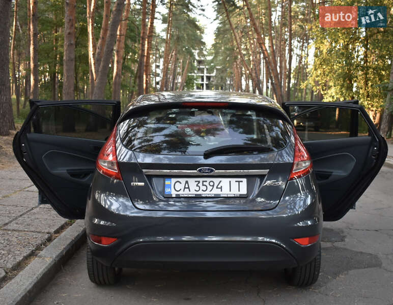 Хэтчбек Ford Fiesta 2010 в Черкассах