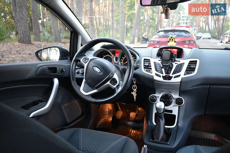 Хэтчбек Ford Fiesta 2010 в Черкассах
