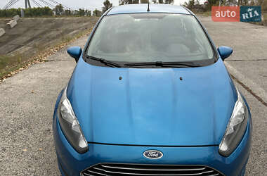Хэтчбек Ford Fiesta 2015 в 