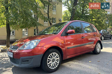 Хэтчбек Ford Fiesta 2006 в 