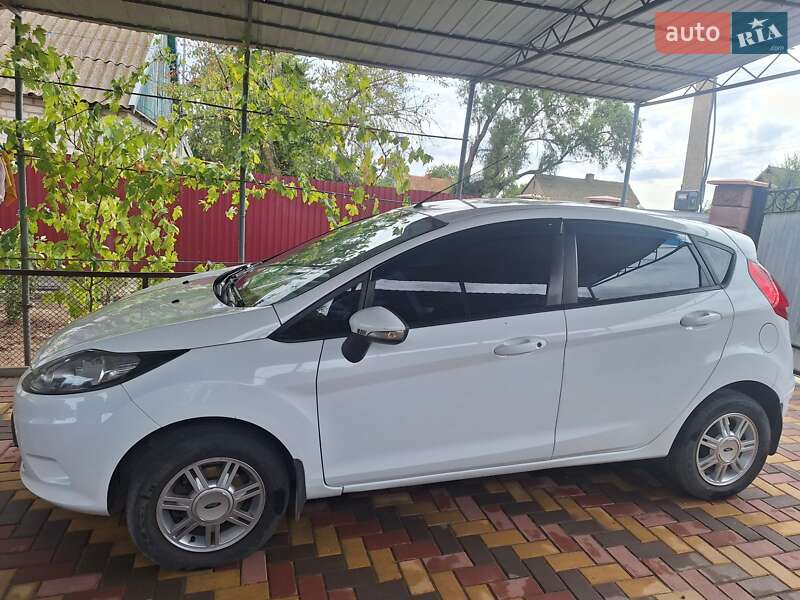 Хэтчбек Ford Fiesta 2010 в Березанке