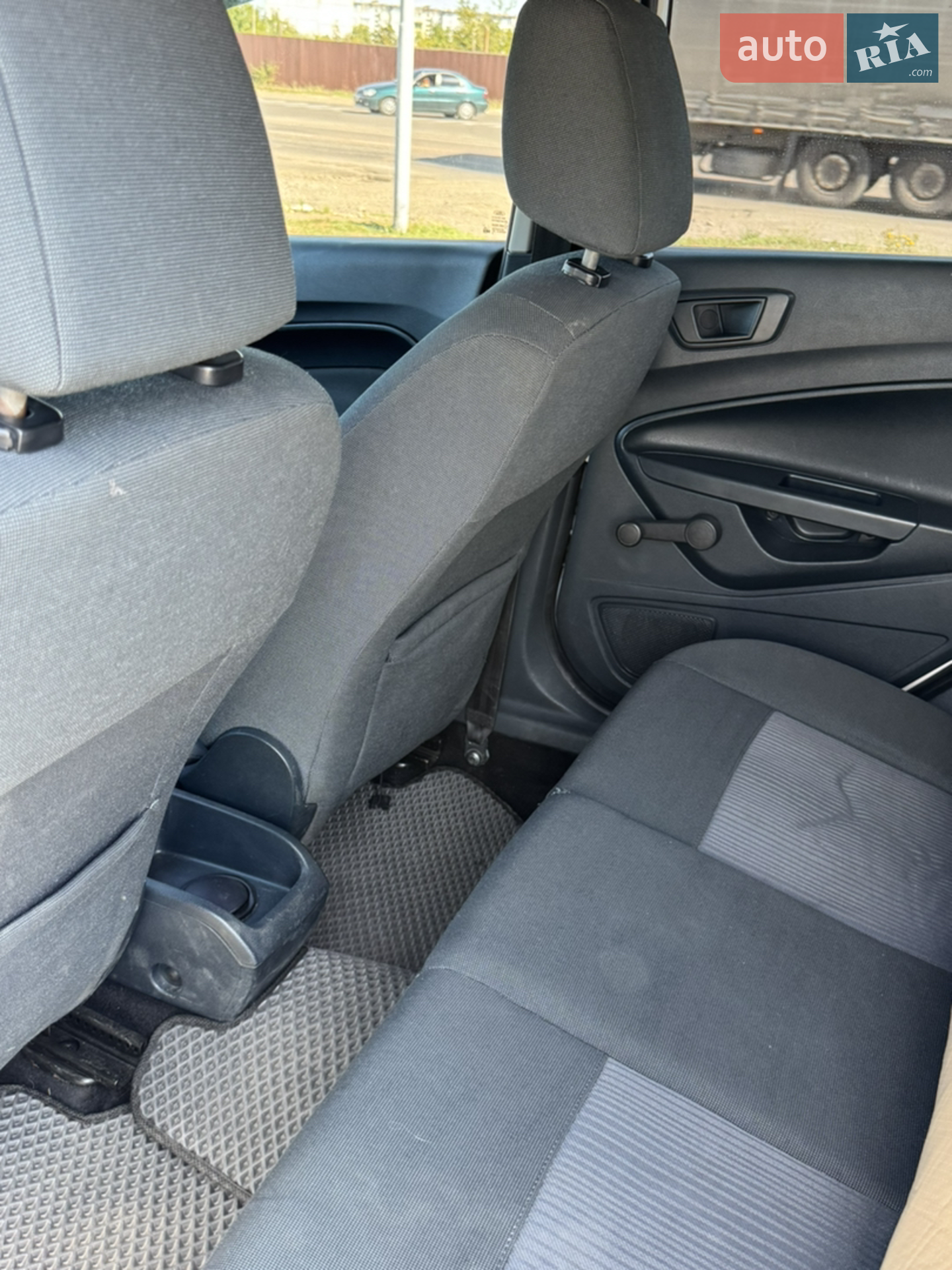 2012 Ford Fiesta - мініатюра 10