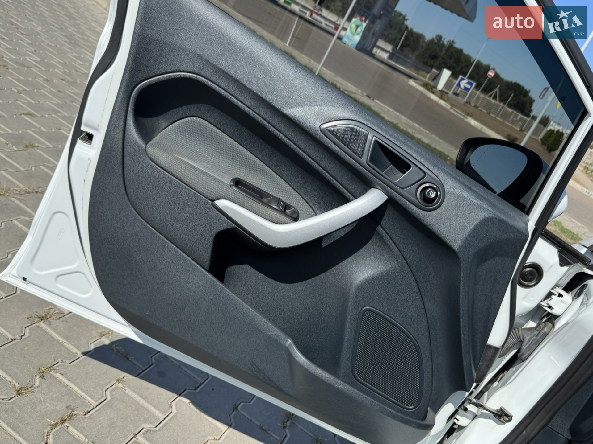 2012 Ford Fiesta - мініатюра 11