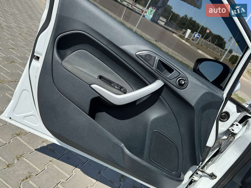 Хэтчбек Ford Fiesta 2012 в Вознесенске