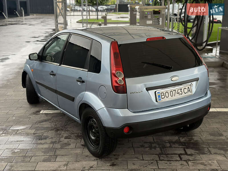 Хэтчбек Ford Fiesta 2005 в Луцке