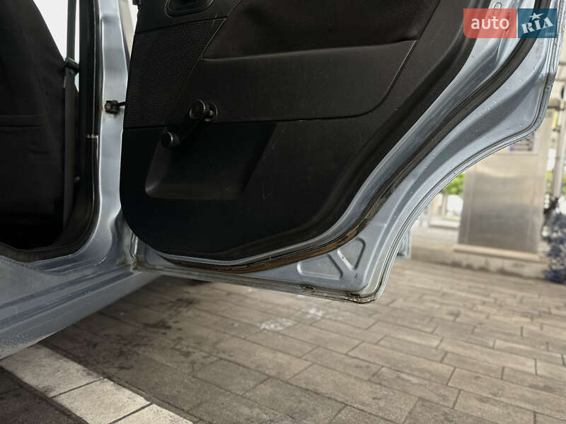 Хэтчбек Ford Fiesta 2005 в Луцке