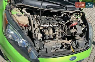 Хэтчбек Ford Fiesta 2015 в 