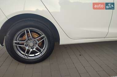 Хэтчбек Ford Fiesta 2012 в 