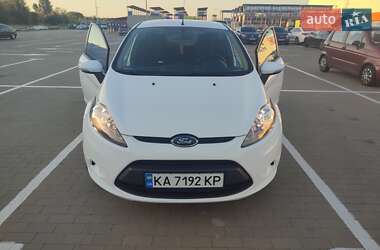 Хэтчбек Ford Fiesta 2012 в 