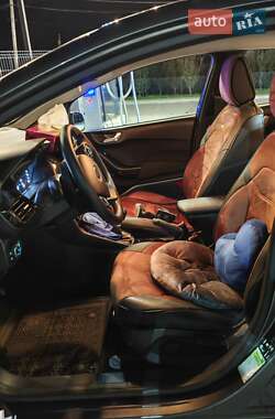 Хэтчбек Ford Fiesta 2019 в 