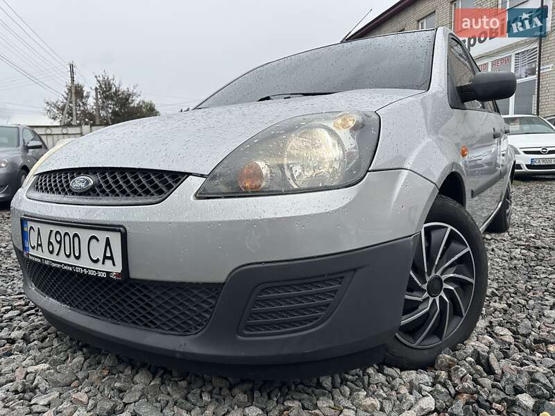 Хэтчбек Ford Fiesta 2006 в Смеле