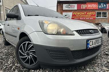 Хэтчбек Ford Fiesta 2006 в 
