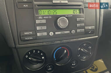 Хэтчбек Ford Fiesta 2008 в 
