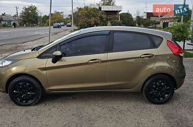 Хэтчбек Ford Fiesta 2012 в 