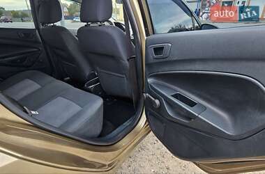 Хэтчбек Ford Fiesta 2012 в 