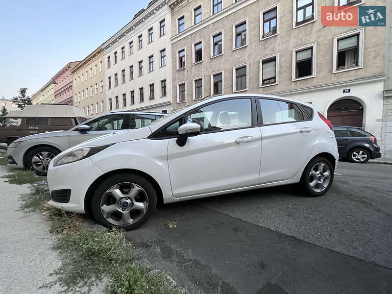 Хэтчбек Ford Fiesta 2016 в Луцке