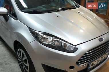 Хэтчбек Ford Fiesta 2015 в 