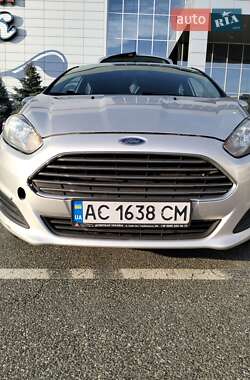 Хэтчбек Ford Fiesta 2015 в 
