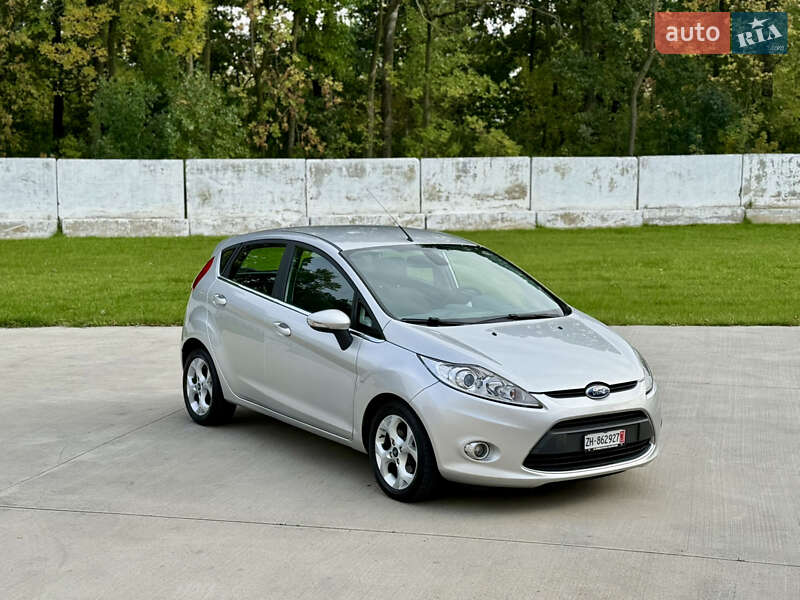 Хэтчбек Ford Fiesta 2009 в 
